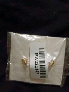 Everstylish Flower Stone Earrings