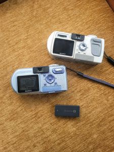 SONY CYBERSHOT Digital Camera Combo