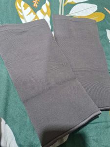 Grey Knee Protecor For Gym And Workout