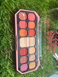 12 Colours Eyeshadow + 1 Highlight