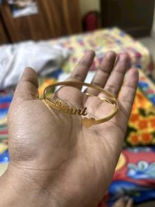Gold 'Vinni' Bangle/ customized Breslet (nme)