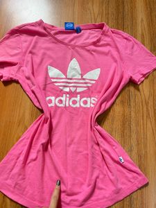 Adidas Originals Basic Tee ( No Defects)🎀💕