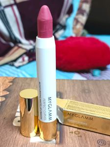Myglamm Perfect Curves Matte Lipcrayon