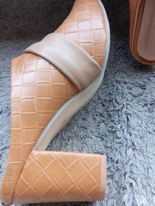 Stylish Tan Mules with Bow Detail