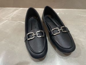 New Loafer In Black Color