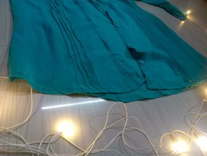 Women Slim Fit Collar Casual Shirt.!