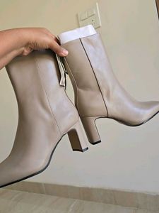 H&amp;M Beige Ankle Boots