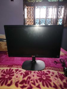 LG Monitor... 18 Inch