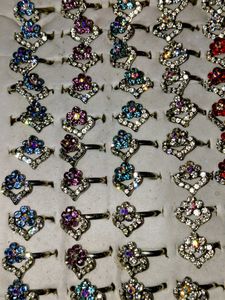 Vintage Flower Rhinestone Rings At @150