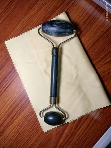 Facial Massaging Kit - Face Roller &amp; Gua Sha