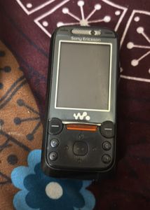 Vintage Sony Ericsson Walkman Phone W850i