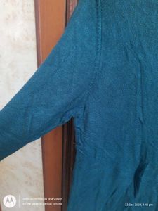 Green Sweatshirt