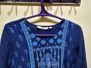 Avaasa Blue Colour Kurta Size L