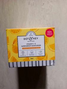 Dot & Key Vitamin C+E Super Bright Moisturizer