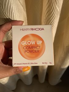Hilary Rhoda Glow Up Compact Powder