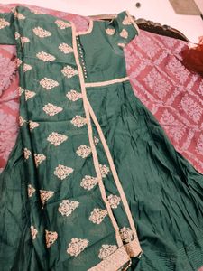 Green Ethnic Kurta With Dupatta
