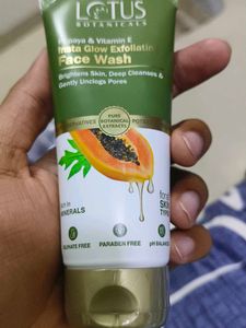 Lotus Botanicals Insta Glow Face Wash