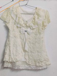 🌸 Elegant Cream Lace Top 🌸