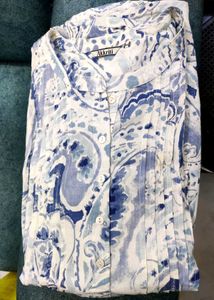 Blue And White Paisley Print Top, New Without Tag