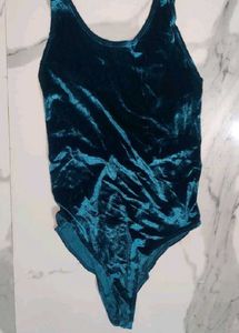 Beautiful Velvet Top💚