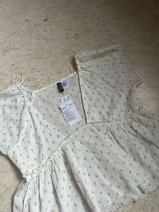 H&amp;m White Cute Top🤍🤍