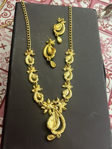 Elegant Necklace &amp; Earring Set