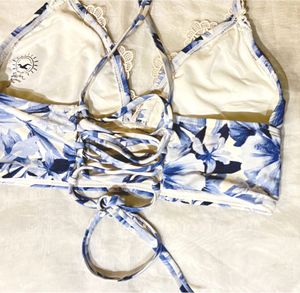 Beautiful Floral Lace-Trim Bralette