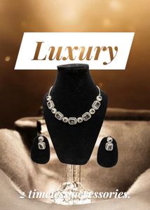 Sparkling Silver Necklace &amp; Earring Set