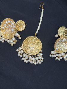 Golden Jhumka Earrings Set