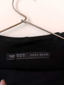 Zara Solid Black Jeggings.