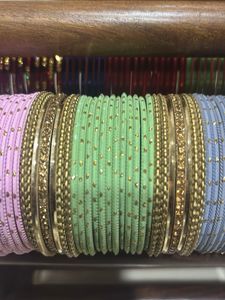 Pretty Bangles for all Traditional Functions