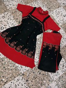Beautiful Red And Black Suit, Cute Look, For 13 14 Year Girls, Fixed Price No Bargain Pls😊
