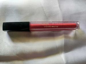 Huda Beauty Liquid Matte Lipstick