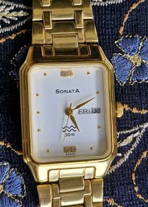 Gold Titan Sonata Men&#39;s Watch