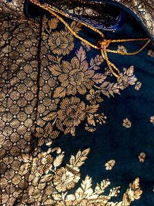 Elegant Dark Green &amp; Gold Sari Blouse Size 44 Inch