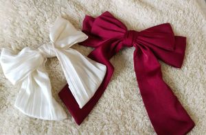 Bow-Details Hair Clips