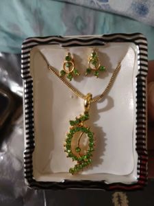 Green Jewelry Set