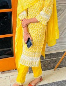 Beautiful Yellow Stitched Net Suit✨💛