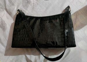 Women Shoulder Bag (Black)