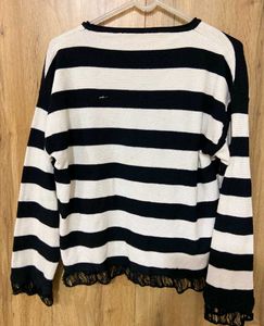 Striped Sweater black and White