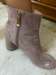 Zara Pearl Diamond Boots