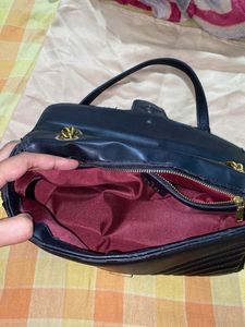 Gucci - Black Marmont Sling Bag