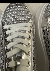 🔥 Price Drop❗️WISHBONE (POSHMARK) Sneaker