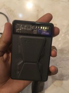 Vaku Luxos Wireless Power Bank