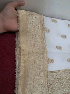 Elegant White &amp; Gold Banarasi Saree