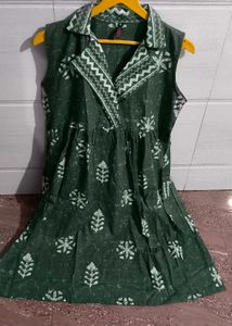 Green Printed Sleeveless Tunic Top