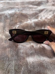 Chic Black Sunglasses