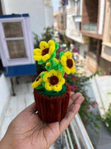 Cute Sunflower Pot For Gifting Your Loved Ones