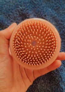 Silicone shampoo scalp massager with dispenser