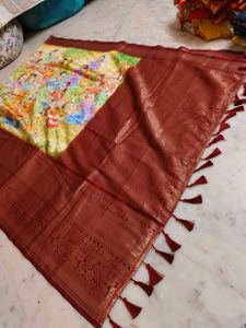 unique 😍 Elegant Maroon Saree